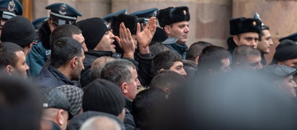 Акция протеста фермеров у Дома правительства (20 января 2020). Еревaн Акция протеста фермеров у Дома правительства (20 января 2020). Еревaн - Sputnik Армения
