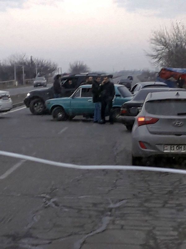 Фермеры вышли на акцию протеста: губернатор Арарата убедил их сесть за стол переговоров - Sputnik Армения