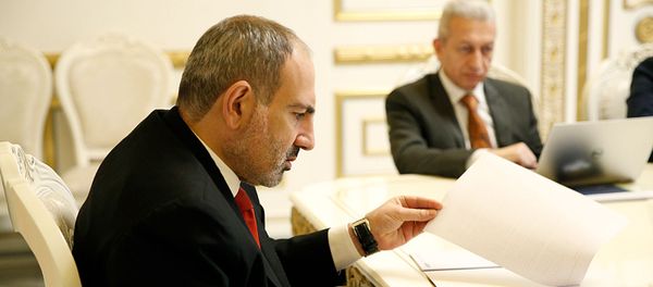 Премьер-министр РА Никол Пашинян и министр финансов Атом Джанджугазян на совещании (21 января 2020). Еревaн - Sputnik Արմենիա