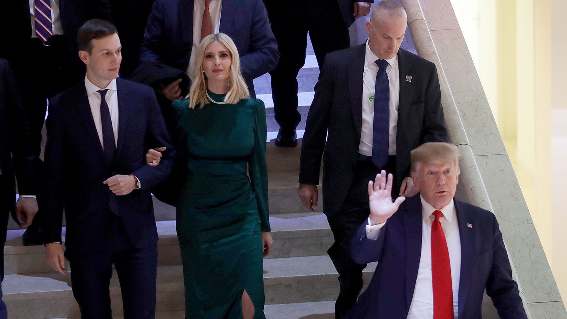 Джаред Кушнер и Иванка Трамп вслед за президентом США Дональдом Трампом покидают Всемирный экономический форум (21 января 2020). Давос Джаред Кушнер и Иванка Трамп вслед за президентом США Дональдом Трампом покидают Всемирный экономический форум (21 января 2020). Давос - Sputnik Армения, 1920, 28.07.2021