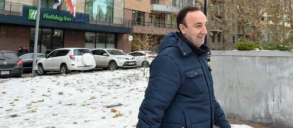 Председатель Конституционного суда Армении Грайр Товмасян после проведения обыска СК (24 января 2020). Еревaн - Sputnik Արմենիա