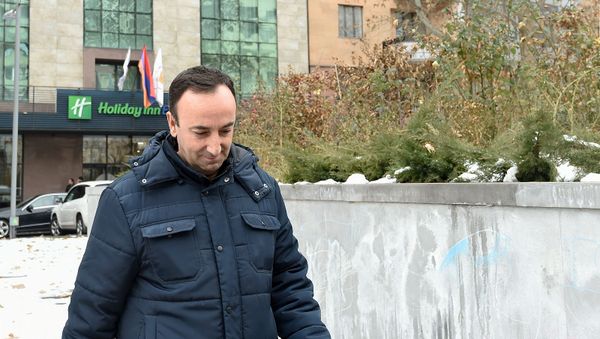 Председатель Конституционного суда Армении Грайр Товмасян после проведения обыска СК (24 января 2020). Еревaн - Sputnik Армения