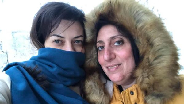 Анна Акопян с подругой - Sputnik Արմենիա
