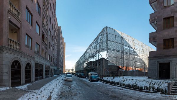 Вид на ограждение дома Карена Карапетяна в жилом районе Ераз - Sputnik Армения