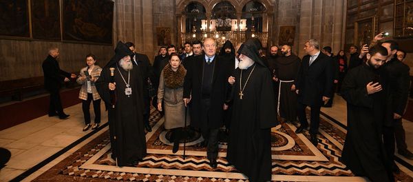  Президент Армен Саркисян и госпожа Саркисян посетили Храм Святого Воскресения (25 января 2020). Иерусалим - Sputnik Армения