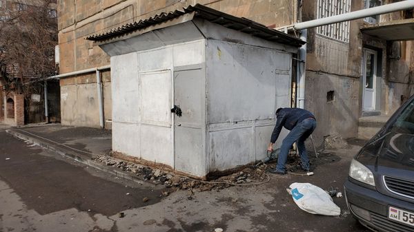 Демонтаж ларьков в административном районе Аджапняк (26 января 2020). Еревaн - Sputnik Армения