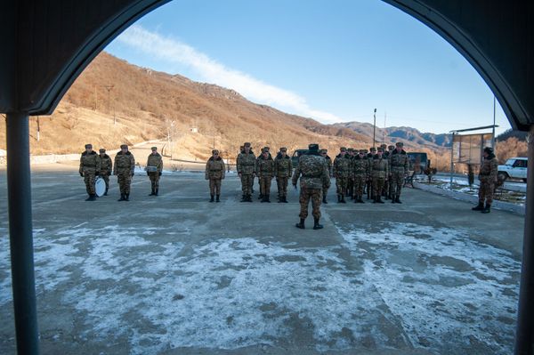 «Եթե չհիշես մեզ, գլուխդ կջարդեմ». 1 օր զորամասում` զորացրվող զինվորների հետ. լուսանկարներ - Sputnik Արմենիա