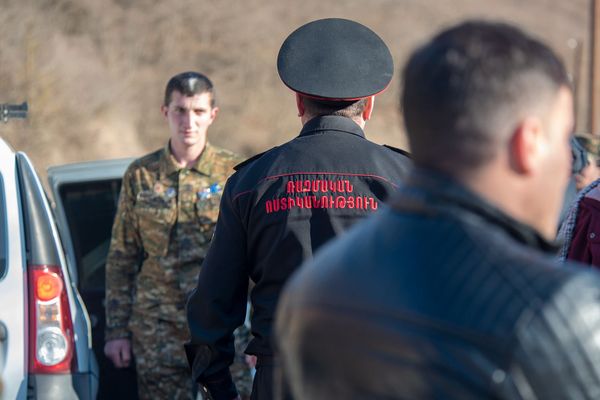«Եթե չհիշես մեզ, գլուխդ կջարդեմ». 1 օր զորամասում` զորացրվող զինվորների հետ. լուսանկարներ - Sputnik Արմենիա