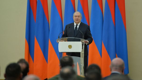 Торжественная церемония награждения военнослужащих в честь Дня армии в резиденции президента (27 января 2020). Еревaн - Sputnik Արմենիա