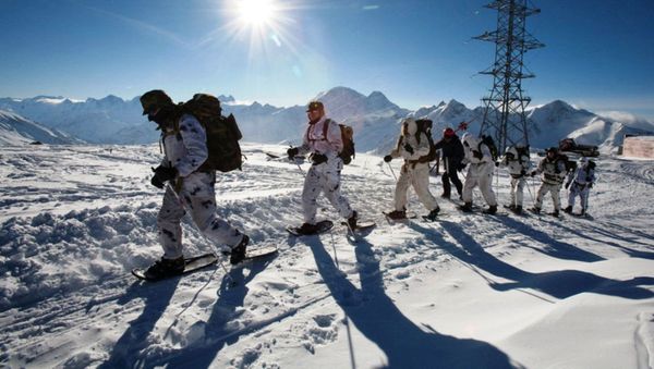 В Армении завершился чемпионат «дружбы» по лыжной гонке среди спортсменов из силовых структур Армении и России - Sputnik Армения