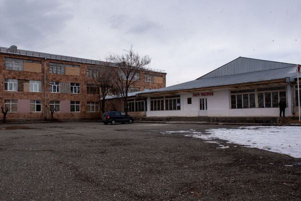Ցուրտ միջանցքներ, տաք մթնոլորտ. Կոտայքի մարզի դպրոցներում «ուրիշ» ջերմաստիճան է - Sputnik Արմենիա