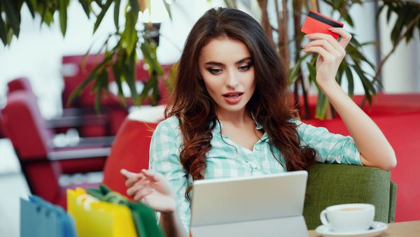 Молодое поколение армян все чаще предпочитает цифровые платформы покупкам в режиме оффлайн - Sputnik Армения