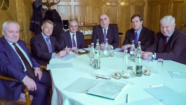 Встреча глав МИД Армении и Азербайджана Зограба Мнацаканяна и Эльмара Мамедъярова при посредничестве МГ ОБСЕ (январь 2020). Женева Встреча глав МИД Армении и Азербайджана Зограба Мнацаканяна и Эльмара Мамедъярова при посредничестве МГ ОБСЕ (январь 2020). Женева - Sputnik Армения