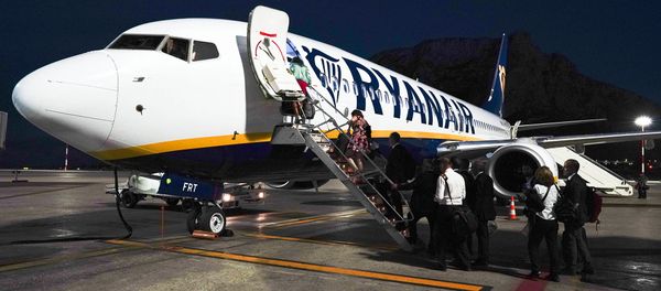 Более недели назад ирландская авиакомпания-лоукостер Ryan Air объявила о запуске прямых рейсов из Еревана в Италию - Sputnik Армения