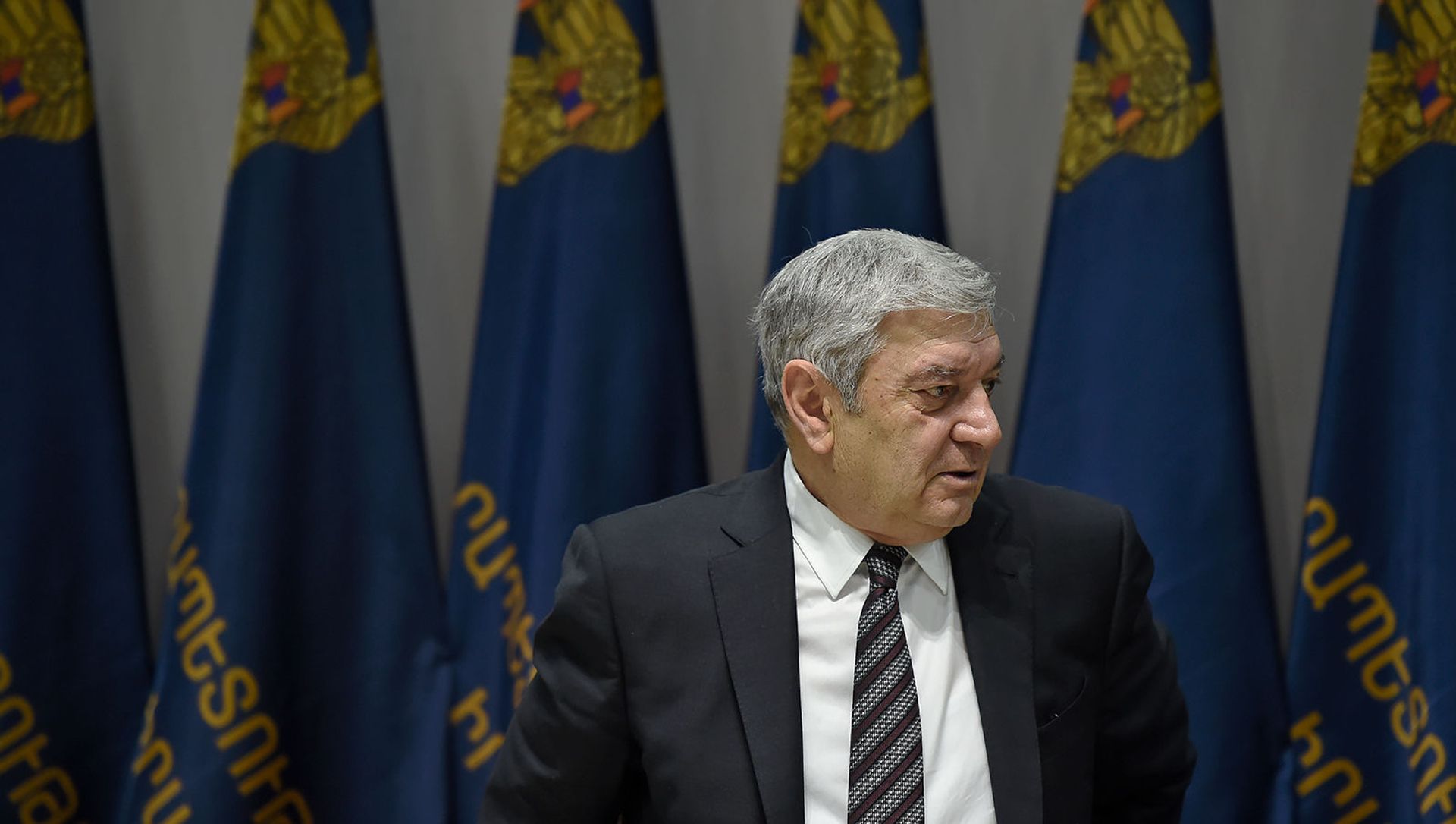 Министр по чрезвычайным ситуациям Феликс Цолакян перед началом церемонии вручения грамот журналистам и сотрудникам МЧС (5 февраля 2020). Еревaн Министр по чрезвычайным ситуациям Феликс Цолакян перед началом церемонии вручения грамот журналистам и сотрудникам МЧС (5 февраля 2020). Еревaн - Sputnik Արմենիա, 1920, 30.05.2021