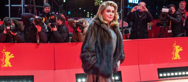 Актриса Катрин Денёв перед премьерой фильма Прощай, ночь в рамках 69-го Берлинского кинофестиваля Берлинале - 2019 (12 февраля 2019). Берлин - Sputnik Армения