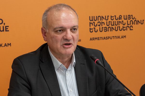 Սահմանադրության վերաբերյալ հանրաքվեն Փաշինյանի համար միջանկյալ թեստ կլինի. քաղտեխնոլոգ - Sputnik Արմենիա