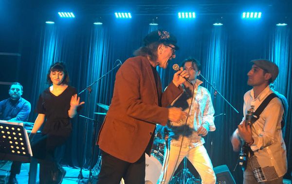 Сергей и Николай Арутюновы и Hayat band представили песню Ha, Take a Step в Hayat Music Hall (7 февраля 2020). Гюмри Сергей и Николай Арутюновы и Hayat band представили песню Ha, Take a Step в Hayat Music Hall (7 февраля 2020). Гюмри - Sputnik Армения