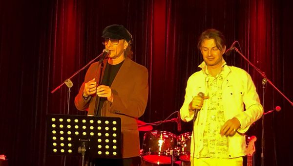 Сергей и Николай Арутюновы и Hayat band представили песню Ha, Take a Step в Hayat Music Hall (7 февраля 2020). Гюмри - Sputnik Արմենիա