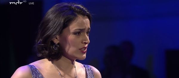 Рузан Манташян исполняет сцену Письма Татьяны Чайковского Рузан Манташян исполняет сцену Письма Татьяны Чайковского - Sputnik Армения