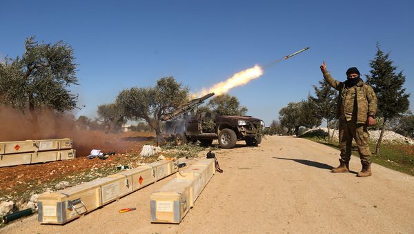Боевики повстанцев выпустили ракету по позициям сирийского правительства в провинции Идлиб (9 февраля 2020). Боевики повстанцев выпустили ракету по позициям сирийского правительства в провинции Идлиб (9 февраля 2020). - Sputnik Армения