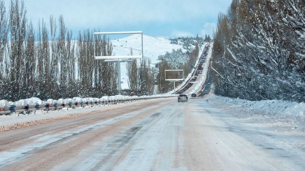 Автомобили на трассе М4. Архивная фотография - Sputnik Армения