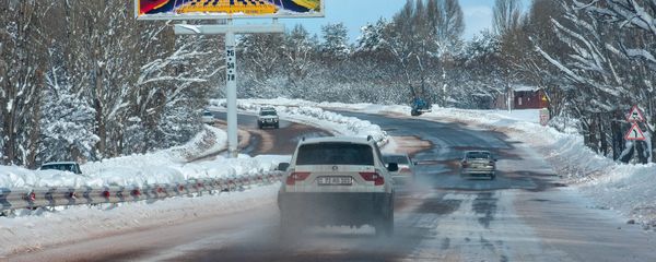 Автомобили на трассе М4 - Sputnik Армения