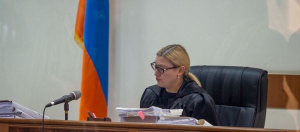 Судья Анна Данибекян на судебном заседании по делу 1-го марта (11 февраля 2020). Еревaн Судья Анна Данибекян на судебном заседании по делу 1-го марта (11 февраля 2020). Еревaн - Sputnik Արմենիա