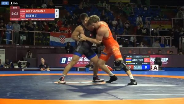 Артур Алексанян против Ченк Ильдема на Чемпионате Европы по греко-римской борьбе (11 февраля 2020). Артур Алексанян против Ченк Ильдема на Чемпионате Европы по греко-римской борьбе (11 февраля 2020). - Sputnik Արմենիա