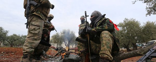 Поддерживаемые Турцией сирийские боевики готовятся выйти на линию фронта в провинции Идлиб (11 февраля 2020). Сирия Поддерживаемые Турцией сирийские боевики готовятся выйти на линию фронта в провинции Идлиб (11 февраля 2020). Сирия - Sputnik Армения