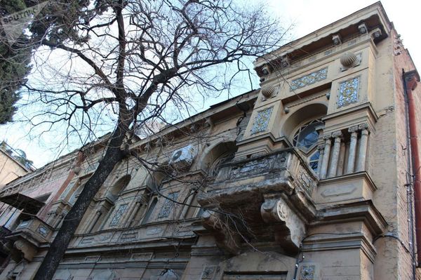 Невероятное сходство, или В чем загадка каменных двойников в Ереване и Тбилиси - Sputnik Армения