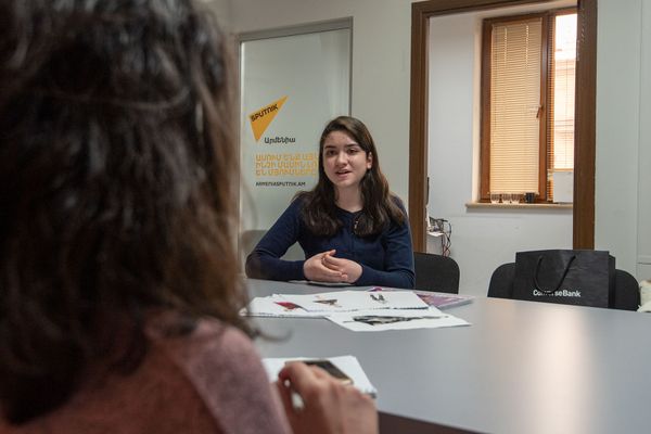 «Միլիոնավոր հետաքրքրություններ» ունեցող 15-ամյա աղջիկը երազանքի զգեստներ է ստեղծում - Sputnik Արմենիա