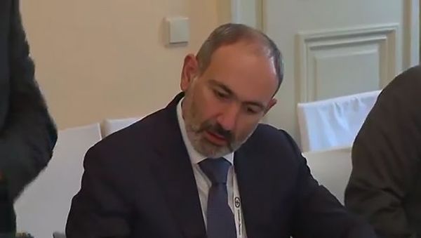 Նիկոլ Փաշինյանը նոր գրիչ է «գտել» Մյունխենում - Sputnik Армения