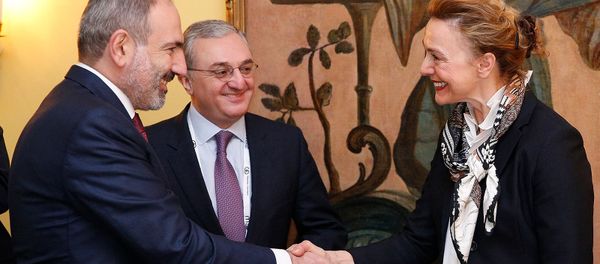 Премьер-министр Армении Никол Пашинян встретился с генеральным секретарем Совета Европы Марией Пейчинович-Бурич (15 февраля 2020). Мюнхен - Sputnik Армения
