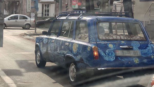 Автомобиль, разрисованный под картину Ван Гога Звездная ночь - Sputnik Армения