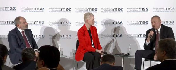 Совместное выступление премьер-министра Армении Никола Пашиняна и президента Азербайджана Ильхама Алиева (15 февраля 2020). Мюнхен - Sputnik Армения