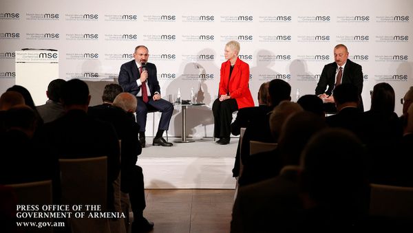 Совместное выступление премьер-министра Армении Никола Пашиняна и президента Азербайджана Ильхама Алиева (15 февраля 2020). Мюнхен - Sputnik Արմենիա