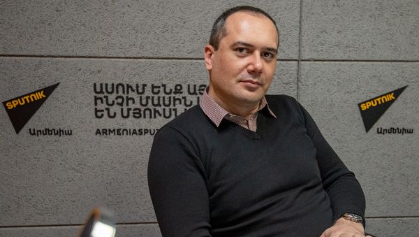 Պետրոսյան. «Էդողանն իր վարկանիշի անկումը կոծկում է արտաքին թշնամի գտնելով» - Sputnik Արմենիա