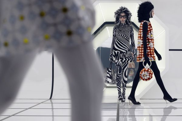 Модели представляют коллекцию Moncler на неделе моды в Милане - Sputnik Армения