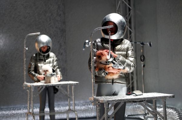 Модели представляют коллекцию Moncler на неделе моды в Милане - Sputnik Армения