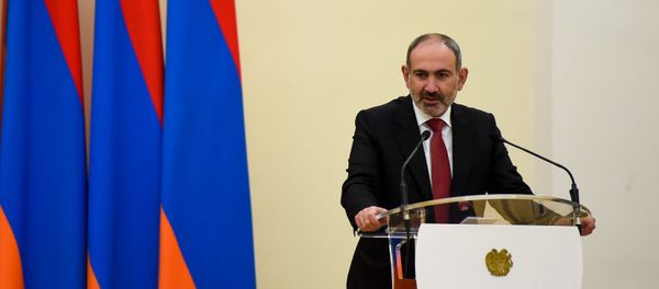 Премьер-министр Никол Пашинян на церемонии награждения лучших спортсменов 2019 года (21 февраля 2020). Еревaн Премьер-министр Никол Пашинян на церемонии награждения лучших спортсменов 2019 года (21 февраля 2020). Еревaн - Sputnik Արմենիա