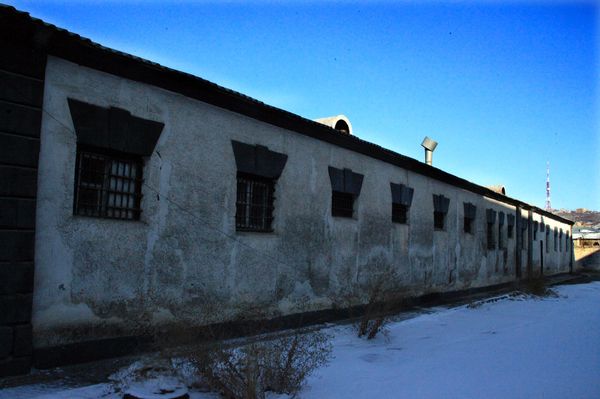 Когда узником старой крепости был сам Егише Чаренц: построят ли музей на месте тюрьмы? Когда узником старой крепости был сам Егише Чаренц: построят ли музей на месте тюрьмы? - Sputnik Армения