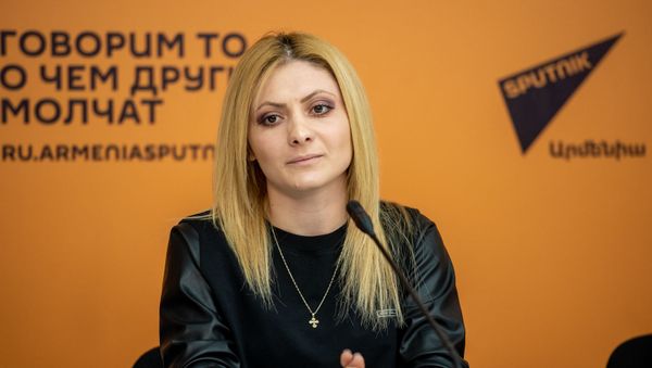 Директор московского цирка Гранд Манеж Софья Минасян на пресс-конференции в пресс-центре Sputnik Армения (24 февраля 2020). Еревaн - Sputnik Армения