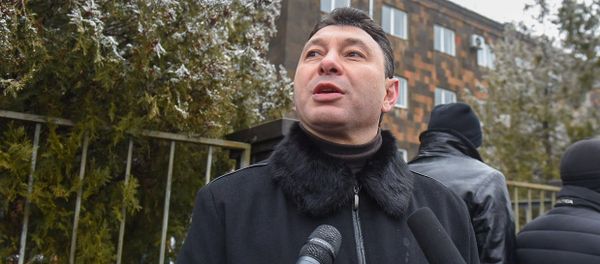 Эдуард Шармазанов перед зданием суда, где проходит заседание по дизельному делу (25 февраля 2020). Еревaн - Sputnik Արմենիա