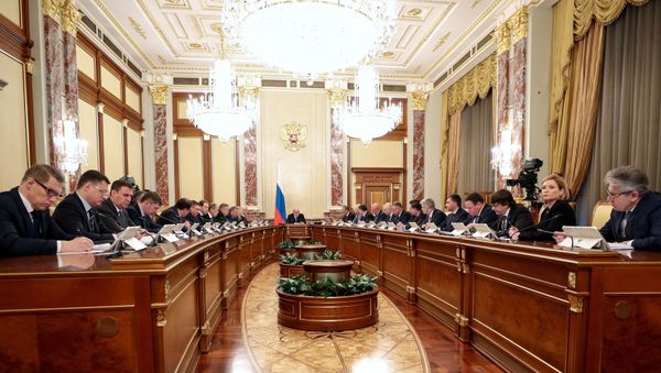 Председатель правительства России Михаил Мишустин проводит совещание с членами кабинета министров (20 февраля 2020). Москвa Председатель правительства России Михаил Мишустин проводит совещание с членами кабинета министров (20 февраля 2020). Москвa - Sputnik Армения