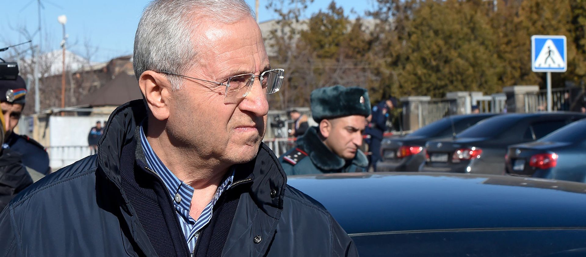 Серго Карапетян покидает здание суда по окончанию судебного заседания по дизельному делу (26 февраля 2020). Еревaн - Sputnik Արմենիա, 1920, 18.03.2021