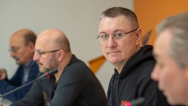 Медиаменеджер Василий Конов на учебном модуле SputnikPro в мультимедийном пресс-центре Sputnik Армения (27 февраля 2020). Еревaн Медиаменеджер Василий Конов на учебном модуле SputnikPro в мультимедийном пресс-центре Sputnik Армения (27 февраля 2020). Еревaн - Sputnik Армения