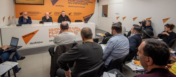 Учебный модуль SputnikPro в мультимедийном пресс-центре Sputnik Армения (27 февраля 2020). Еревaн Учебный модуль SputnikPro в мультимедийном пресс-центре Sputnik Армения (27 февраля 2020). Еревaн - Sputnik Армения