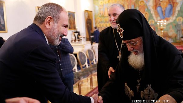 Премьер-министр Армении Никол Пашинян встретился с Католикос-Патриархом всея Грузии Ильей Вторым (3 марта 2020). Тбилиси - Sputnik Армения