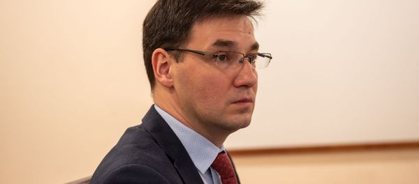 Советник посольства России в Армении Павел Курочкин во время круглого стола (4 марта 2020). Еревaн - Sputnik Армения